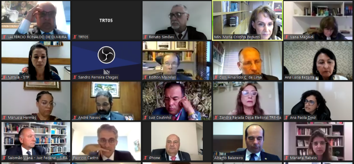 Imagem de magistrados e personalidades do meio jurídico que participaram da solenidade de forma telepresencial, em reunião via aplicativo