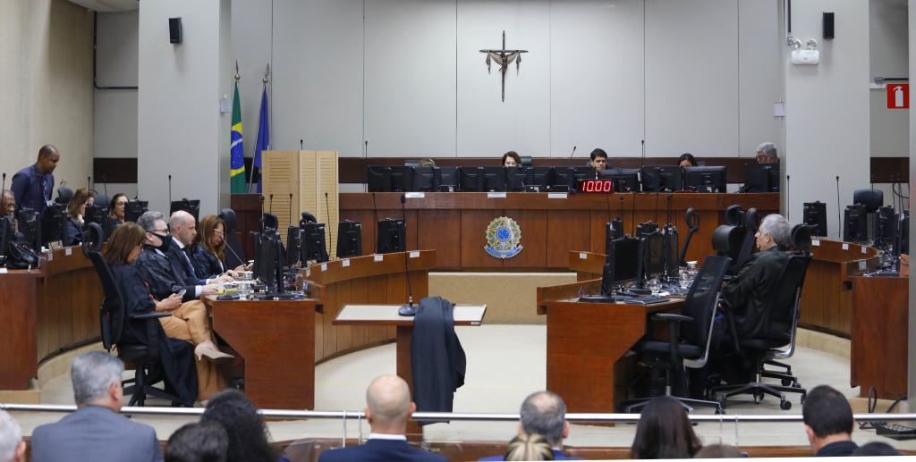 Imagem do Tribunal Pleno durante a sessão